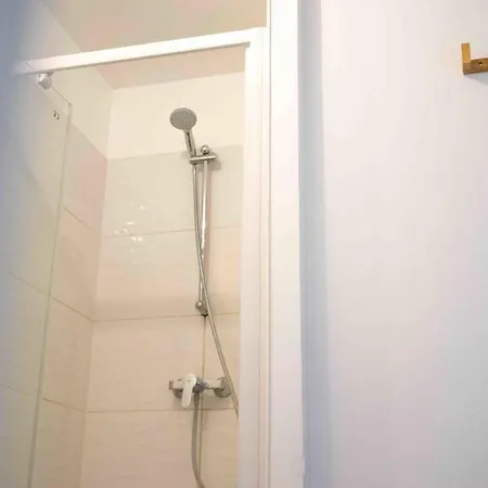 A Luminous Love Cocoon With Balcony In شقة ليل